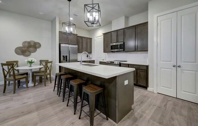 2214 Roozy Lake Lane, Houston, TX 77055