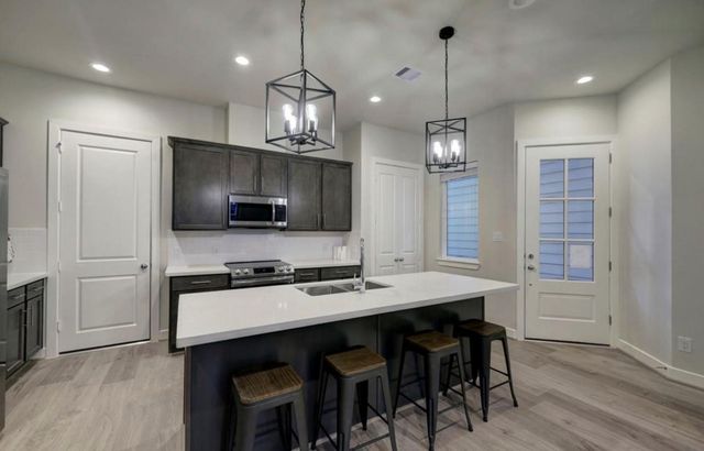 2214 Roozy Lake Lane, Houston, TX 77055