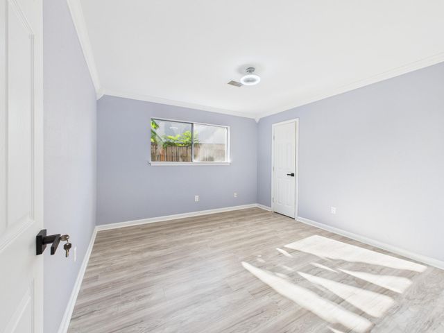 10915 Sagedowne Lane, Houston, TX 77089