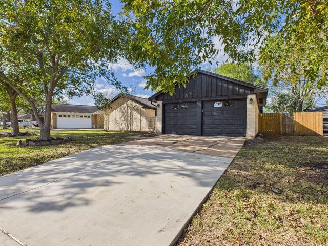 10915 Sagedowne Lane, Houston, TX 77089