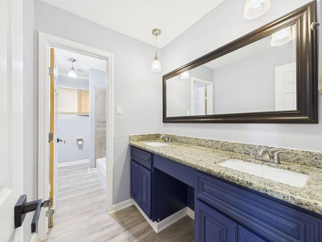 10915 Sagedowne Lane, Houston, TX 77089