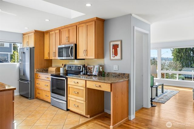 904 N 36th Street, Renton, WA 98056