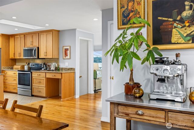 904 N 36th Street, Renton, WA 98056