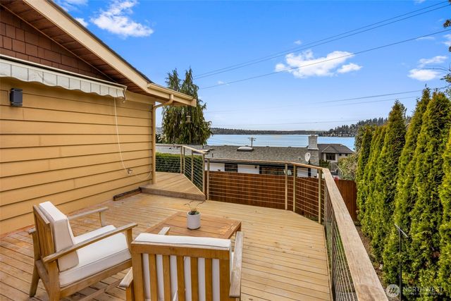 904 N 36th Street, Renton, WA 98056