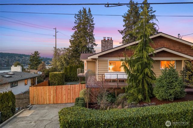 904 N 36th Street, Renton, WA 98056