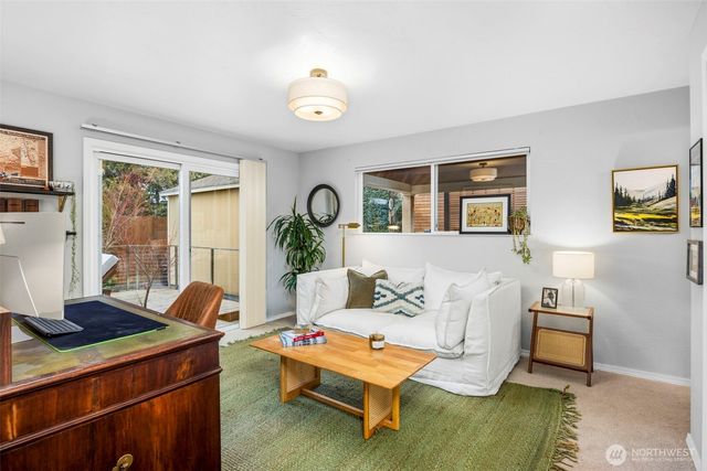 904 N 36th Street, Renton, WA 98056