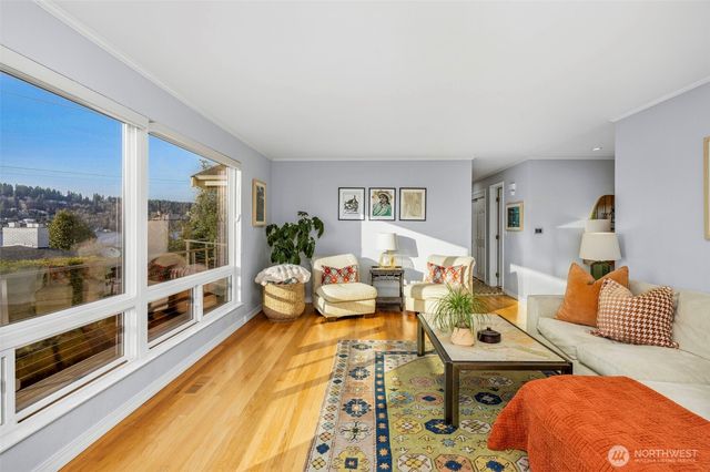 904 N 36th Street, Renton, WA 98056