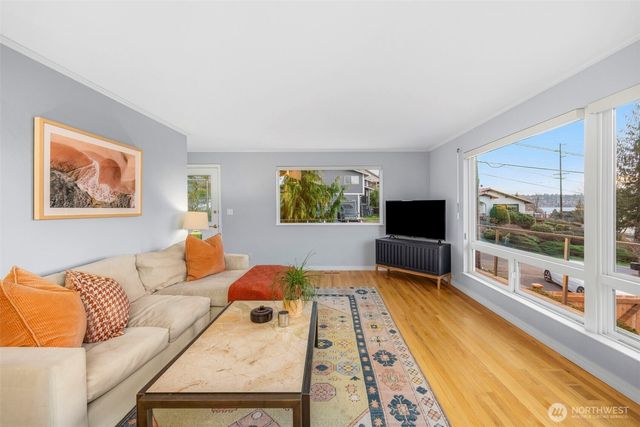 904 N 36th Street, Renton, WA 98056