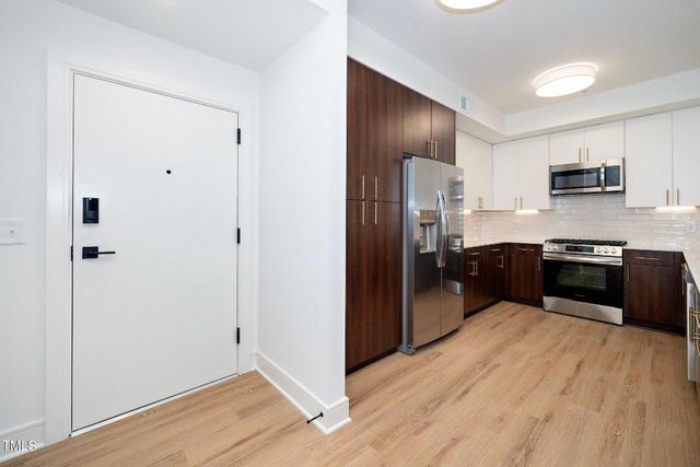 615 W Peace Street 306, Raleigh, NC 27605