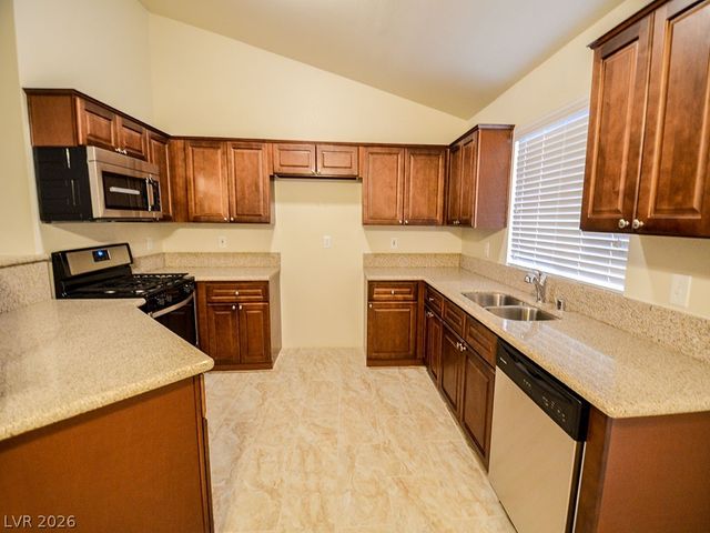 3825 GULLIVER Street, Las Vegas, NV 89115