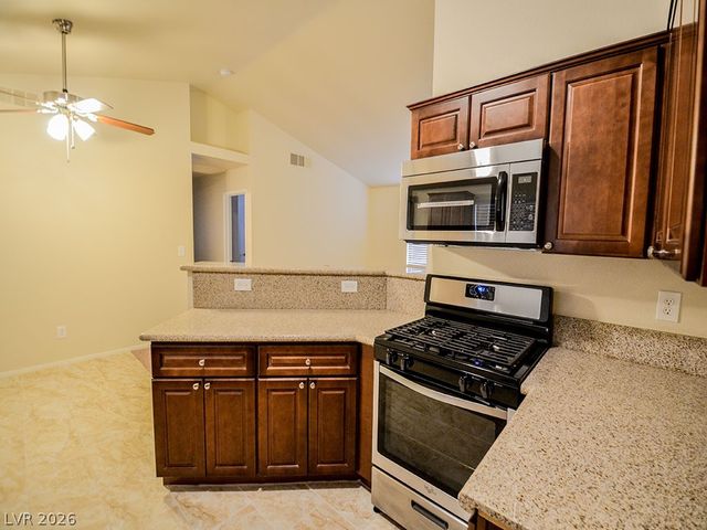 3825 GULLIVER Street, Las Vegas, NV 89115