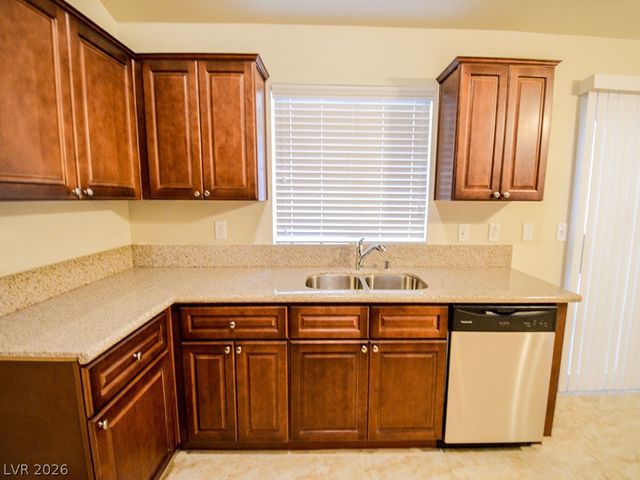 3825 GULLIVER Street, Las Vegas, NV 89115