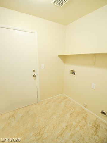 3825 GULLIVER Street, Las Vegas, NV 89115