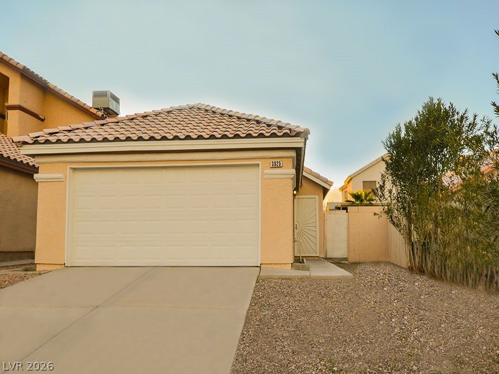 3825 GULLIVER Street, Las Vegas, NV 89115
