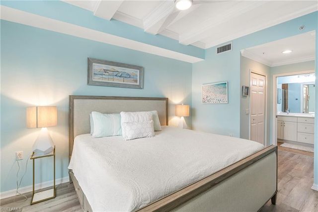 9727 Acqua CT 434, Naples, FL 34113
