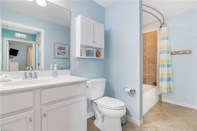 9727 Acqua CT 434, Naples, FL 34113