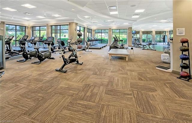 9727 Acqua CT 434, Naples, FL 34113