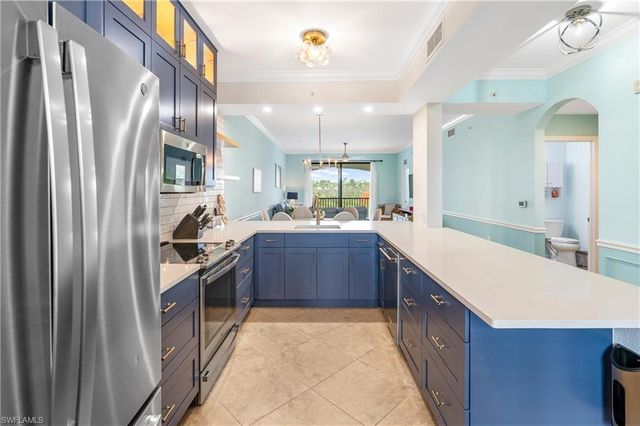 9727 Acqua CT 434, Naples, FL 34113