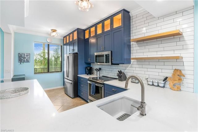9727 Acqua CT 434, Naples, FL 34113