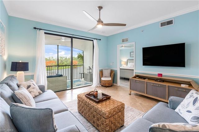 9727 Acqua CT 434, Naples, FL 34113