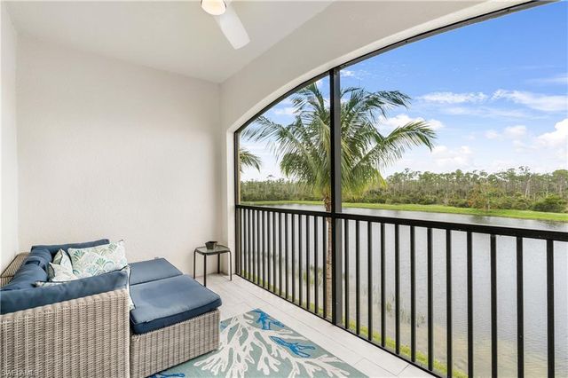 9727 Acqua CT 434, Naples, FL 34113