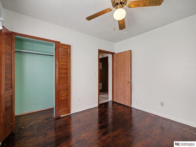 5621 Lake Street, Omaha, NE 68104