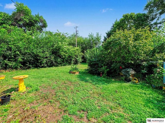 5621 Lake Street, Omaha, NE 68104