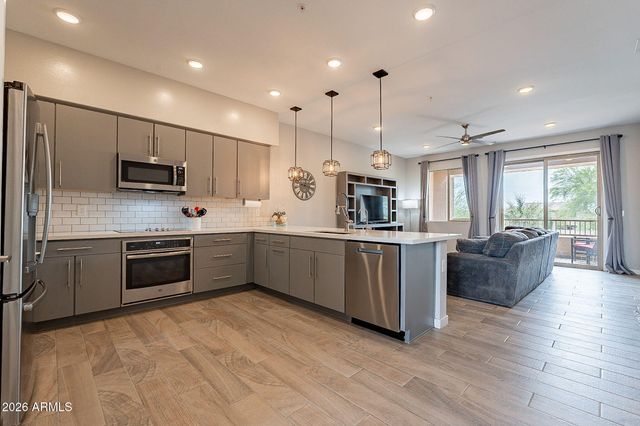 250 W QUEEN CREEK Road 206, Chandler, AZ 85248