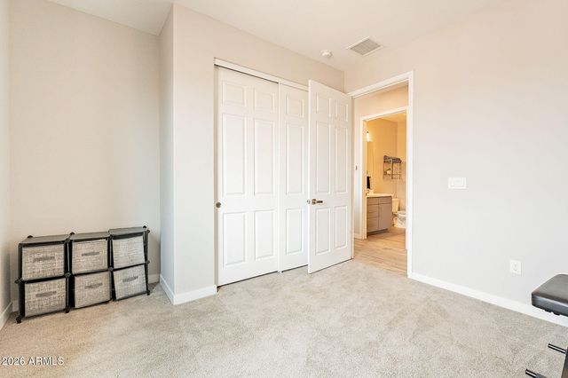 250 W QUEEN CREEK Road 206, Chandler, AZ 85248