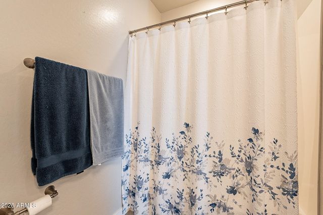 250 W QUEEN CREEK Road 206, Chandler, AZ 85248