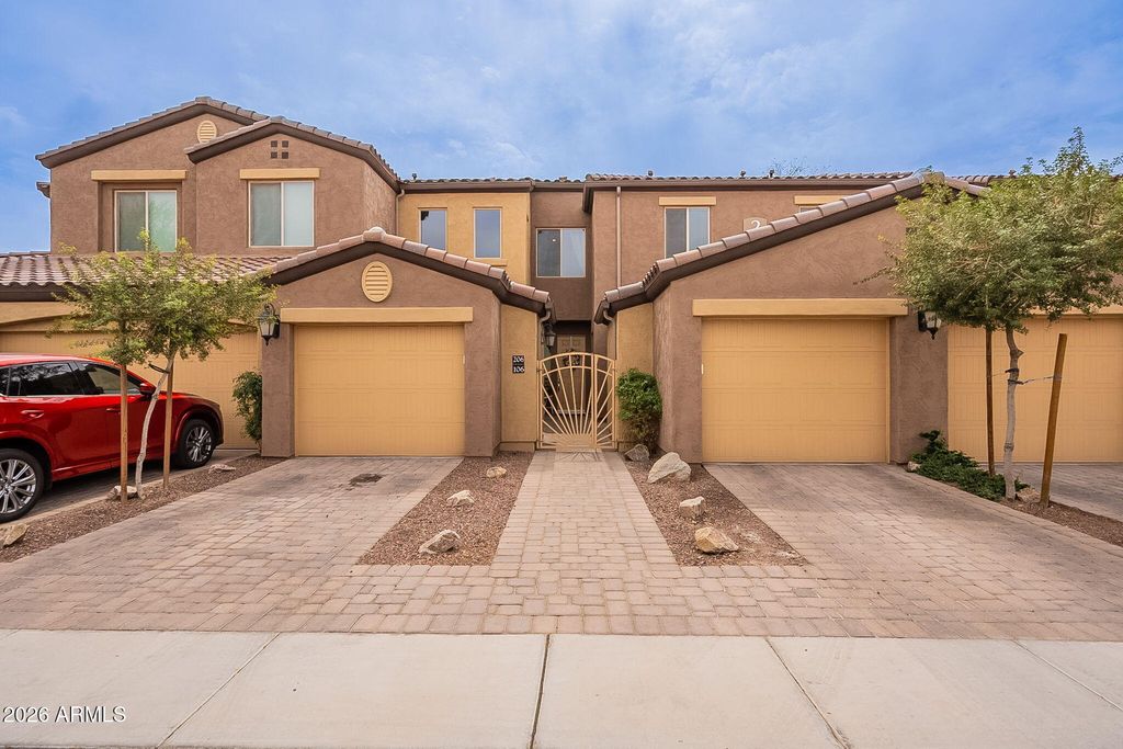 250 W QUEEN CREEK Road 206, Chandler, AZ 85248