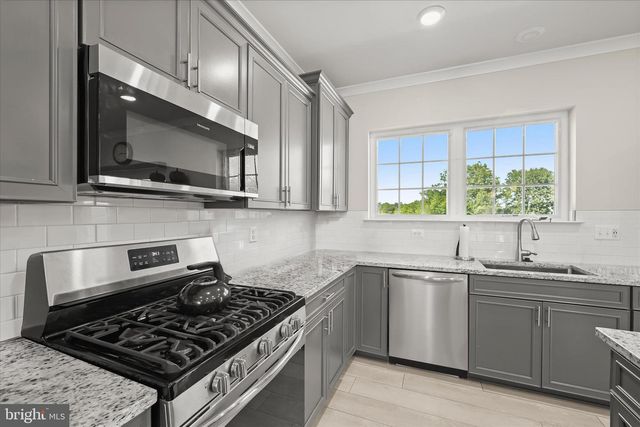 1420 CLINGMANS DOME DR, Frederick, MD 21702