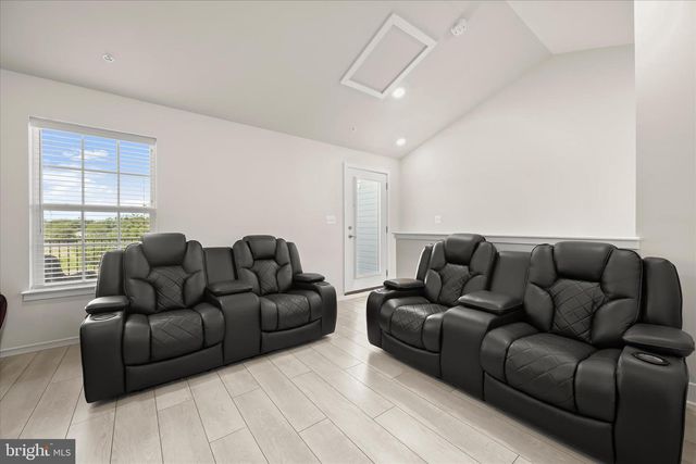 1420 CLINGMANS DOME DR, Frederick, MD 21702