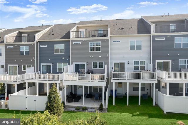 1420 CLINGMANS DOME DR, Frederick, MD 21702