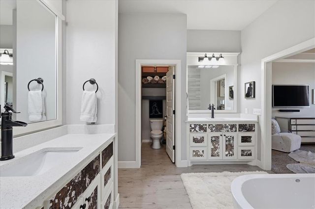 14716 Avignon Lane, Yukon, OK 73099