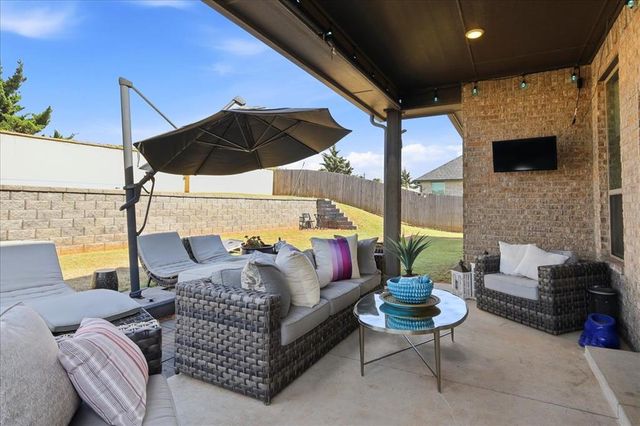 14716 Avignon Lane, Yukon, OK 73099