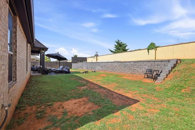 14716 Avignon Lane, Yukon, OK 73099