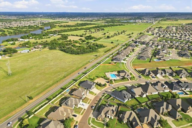 14716 Avignon Lane, Yukon, OK 73099