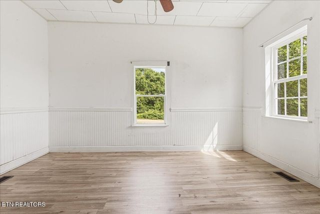 110 Elm St, Niota, TN 37826