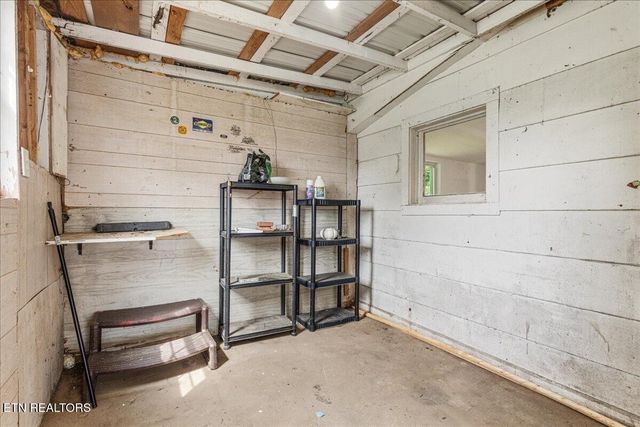 110 Elm St, Niota, TN 37826
