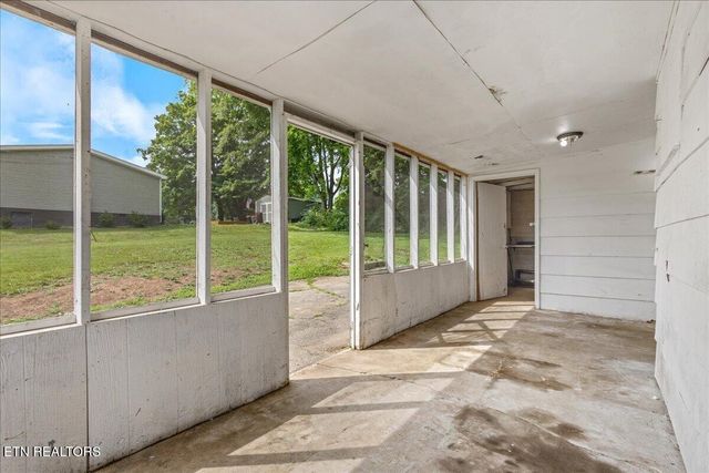 110 Elm St, Niota, TN 37826