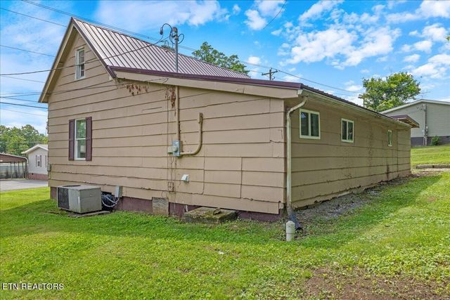 110 Elm St, Niota, TN 37826