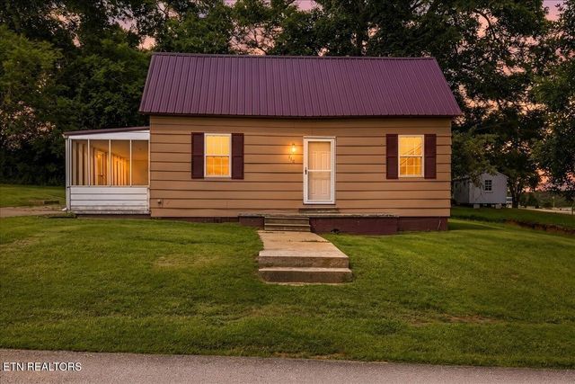 110 Elm St, Niota, TN 37826