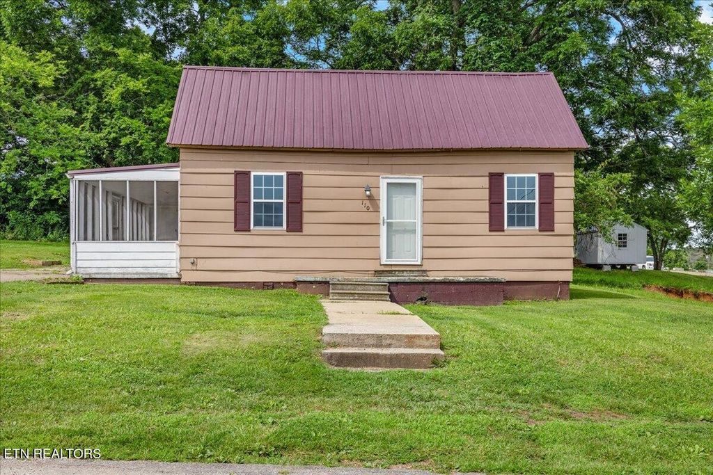 110 Elm St, Niota, TN 37826