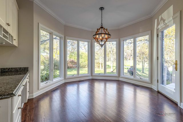 12 RIDERWOOD Road, North Barrington, IL 60010