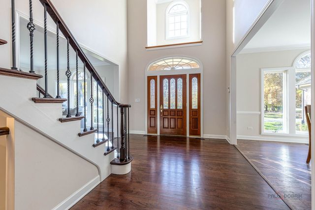 12 RIDERWOOD Road, North Barrington, IL 60010