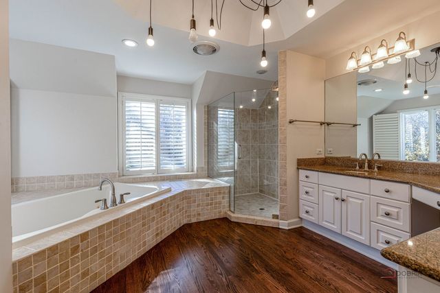 12 RIDERWOOD Road, North Barrington, IL 60010