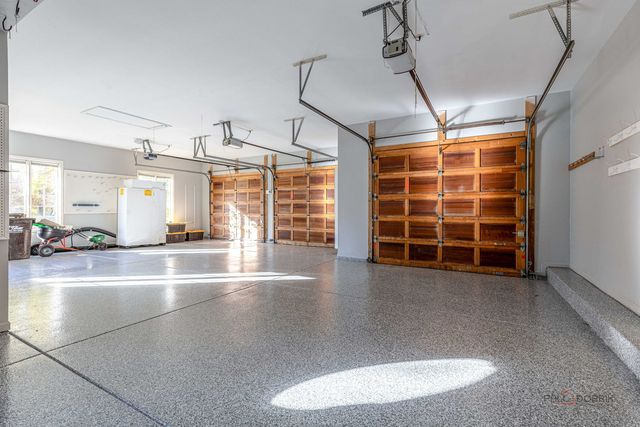 12 RIDERWOOD Road, North Barrington, IL 60010