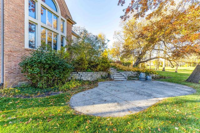 12 RIDERWOOD Road, North Barrington, IL 60010