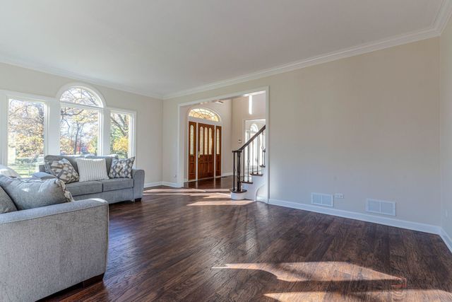 12 RIDERWOOD Road, North Barrington, IL 60010